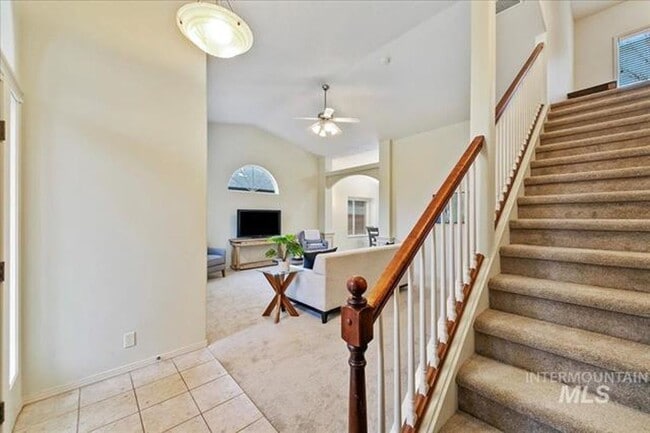 Building Photo - Gorgeous 4 bed 3 Bath Home Located in Meridian