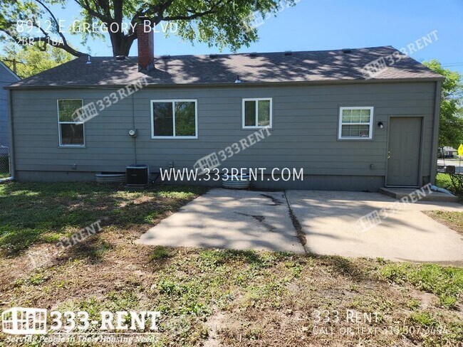 Building Photo - 8912 E Gregory Blvd