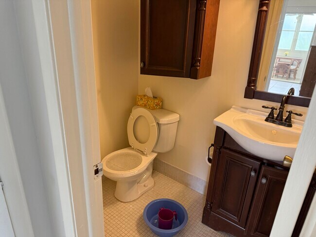 Building Photo - 192 Waltham H