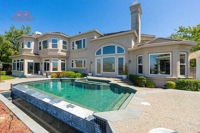 Building Photo - 5662 Country Club Pkwy