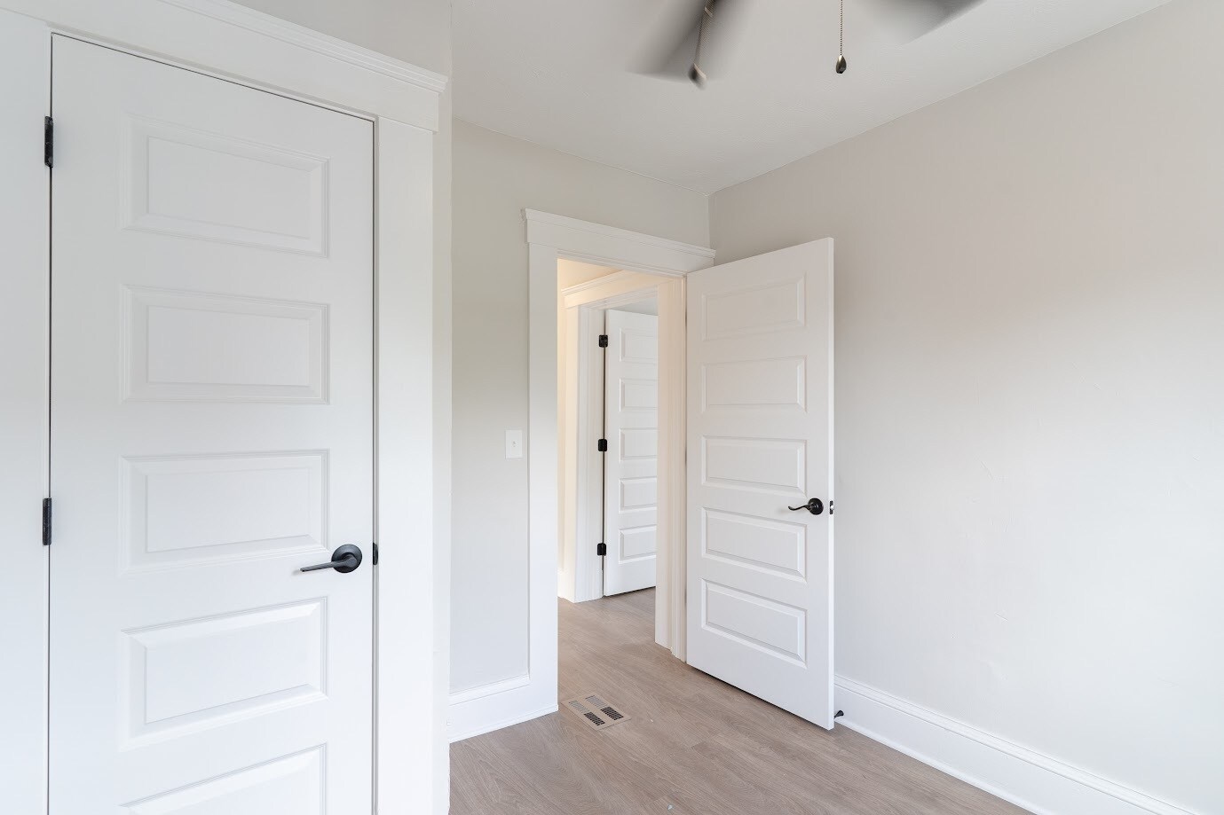 Building Photo - 1464 E 123rd St