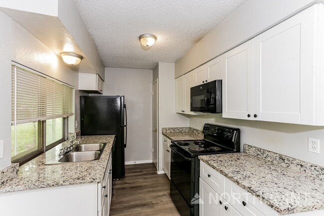 Building Photo - Mesmerizing Single Family Home | 3 BR/1.5 BA | 1-Car Covered Parking | Front and back yard!