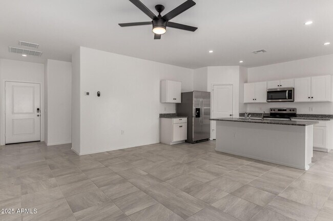 Building Photo - 103 S Collier Ln
