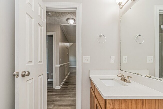 Building Photo - 1024 Alderleaf Dr