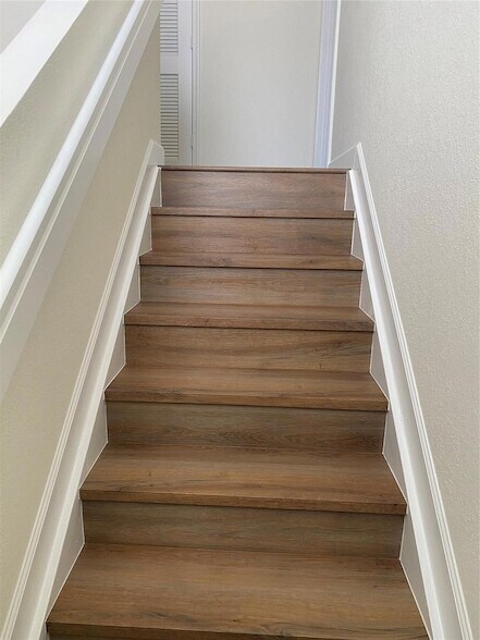 Building Photo - 8857 Willow Cove Ln