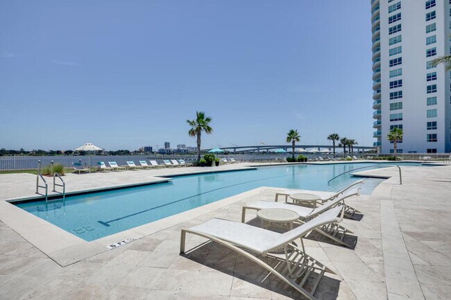 Building Photo - 241 Riverside Dr