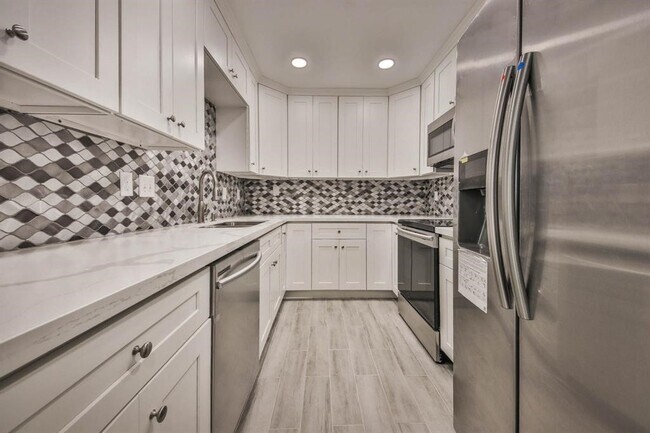 Building Photo - 12633 Memorial Dr