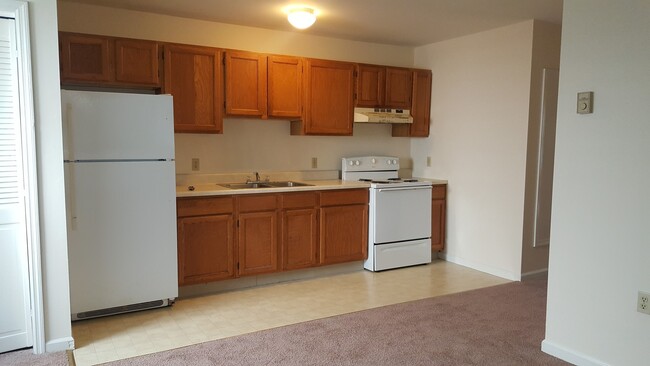 Building Photo - Spacious 2 bedroom 1 Bathroom apartment in...