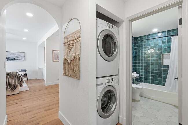 Building Photo - First-Floor 2-Bedroom Condo | The Racquet Club – Scottsdale