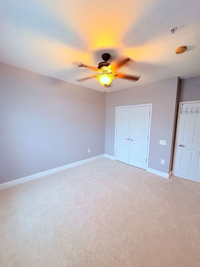 Building Photo - POTOMAC CLUB - TOWNHOUSE CONDO