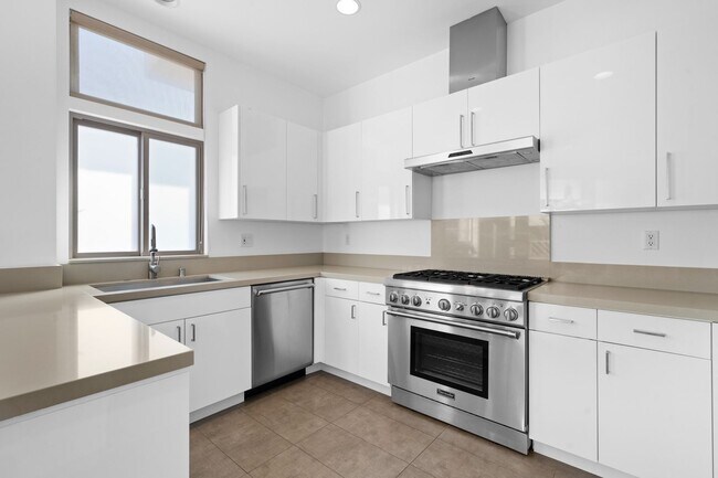 Building Photo - 1415 Butler Ave #1