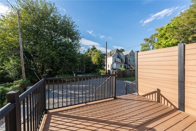 Building Photo - 531 N Euclid Ave