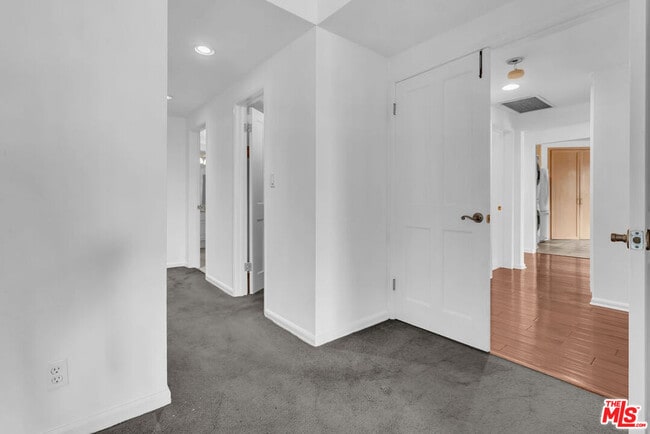 Building Photo - 8642 Gregory Wy