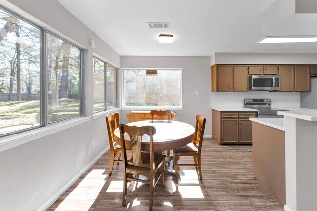 Building Photo - 3353 Knob Oaks Dr