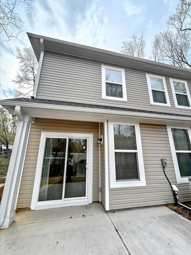 Building Photo - 2026 McDonald Dr