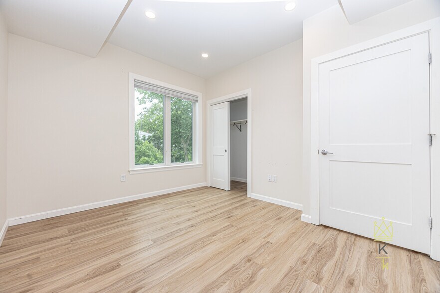 Building Photo - 458 Washington St