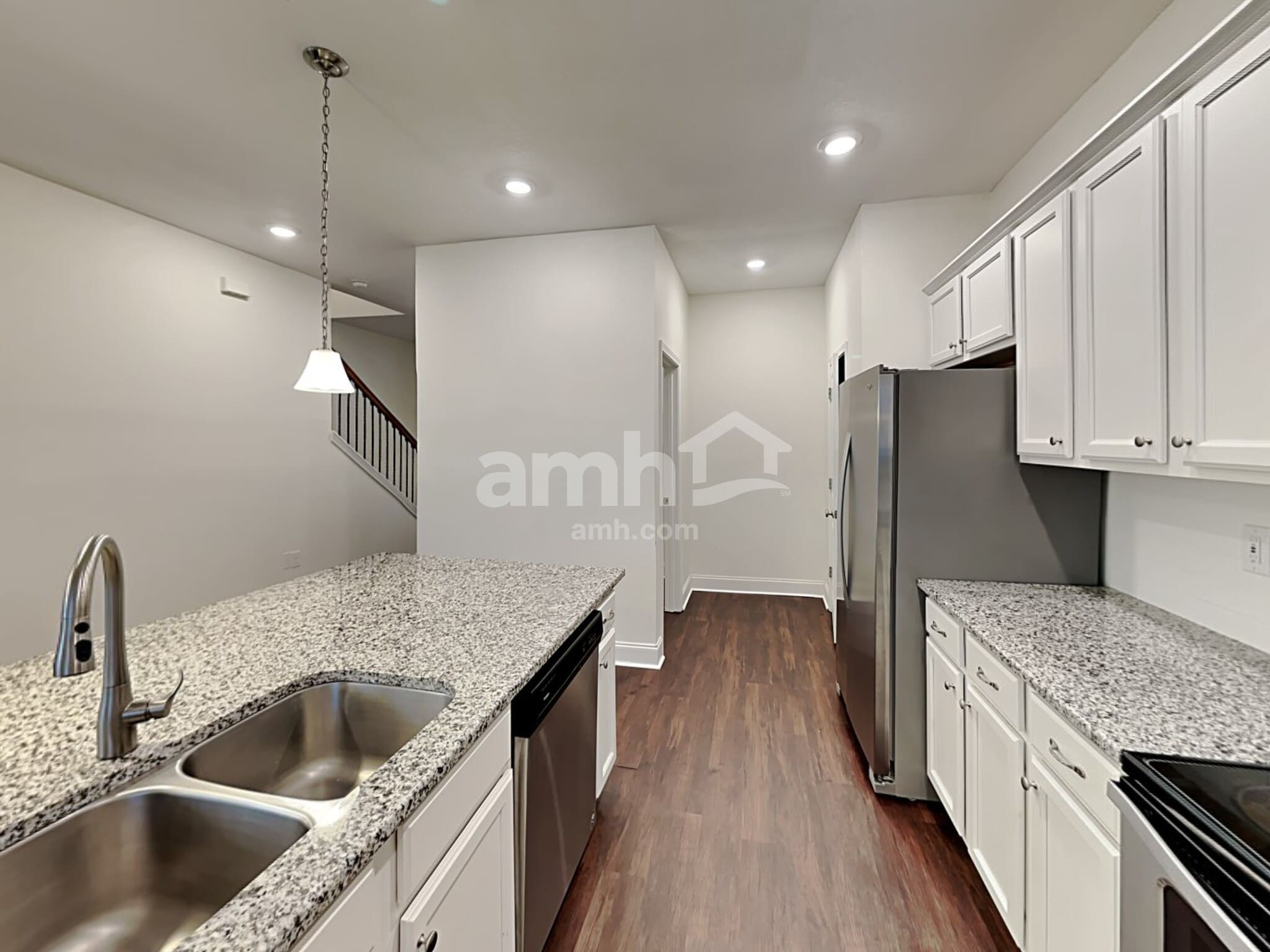 Building Photo - 405 Pine Terrace Dr