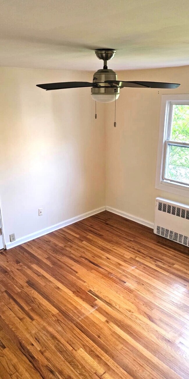 Building Photo - 31 Millers Ln