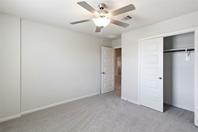 Building Photo - 7302 Toluca Dr