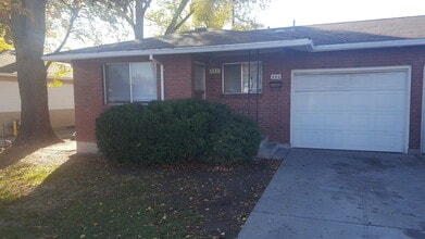 Building Photo - 840