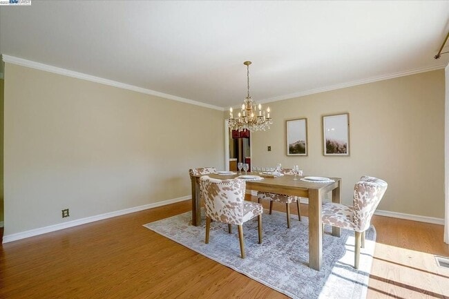 Building Photo - 24665 Sylvan Glen Ct