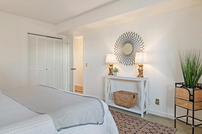 Building Photo - 100 Severn Ave