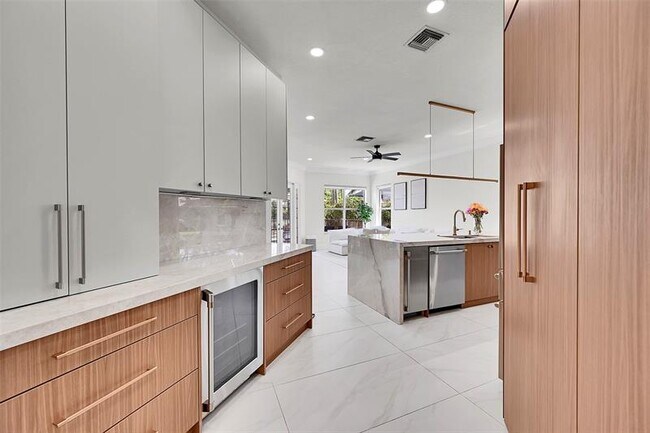 Building Photo - 11163 NW 69th Pl