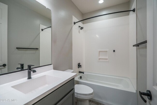 Building Photo - 16019 W Soft Wind Dr