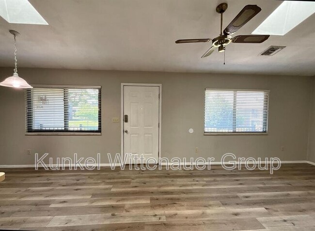 Building Photo - 257 Eagle Ridge