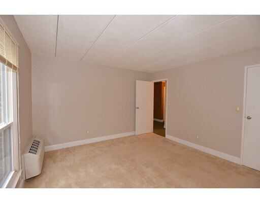 Building Photo - 152 Turner Rd