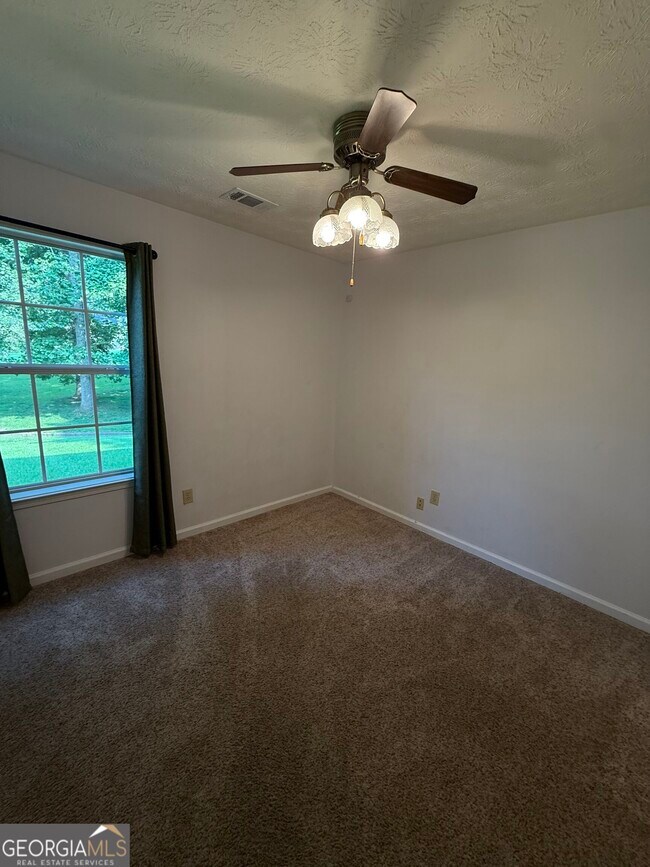 Building Photo - 3897 Saddlecreek Dr