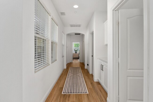 Building Photo - Luxury Living in San Clemente – 5 Bed, 3.5...