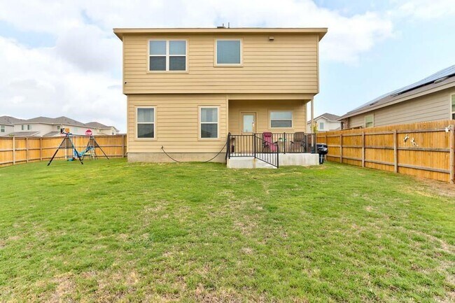 Building Photo - 613 Circle Wy