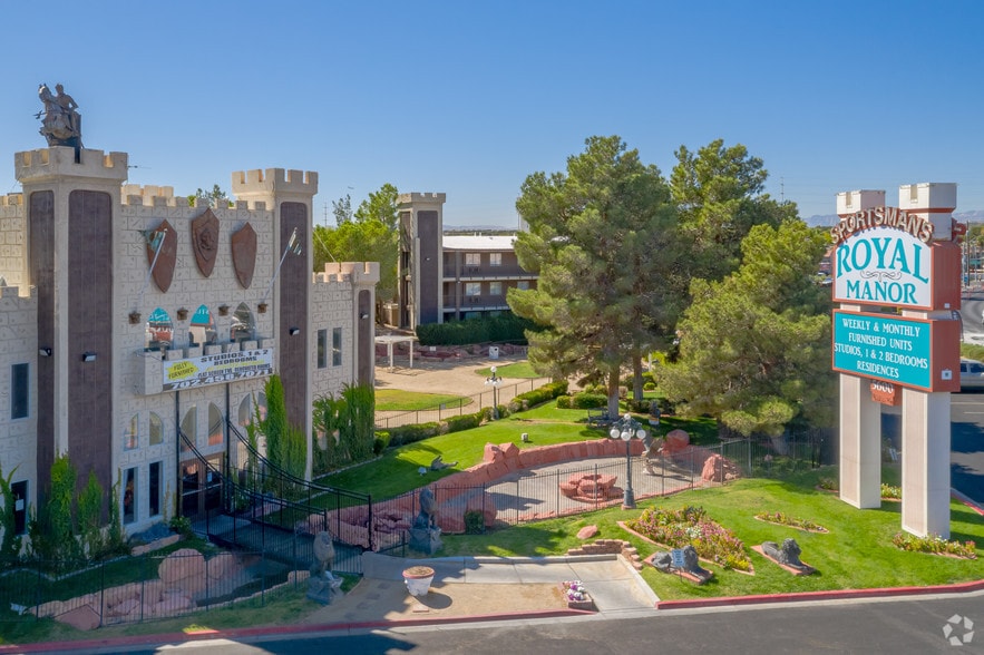 Building Photo - Sportsman's Royal Manor