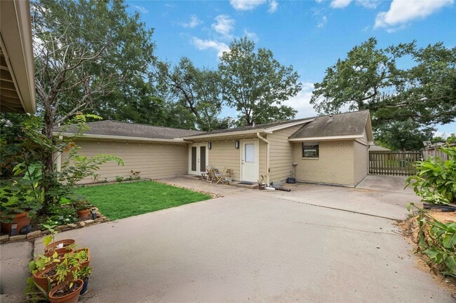 Building Photo - 5326 De Milo Dr