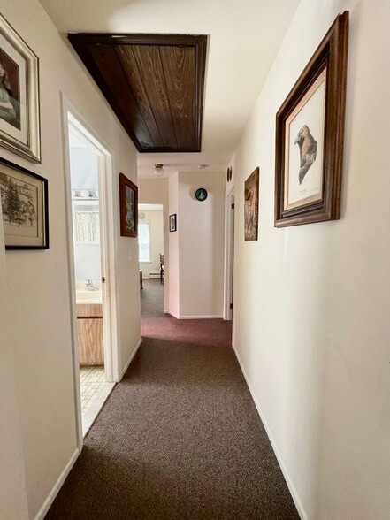 Building Photo - 70 Oak St