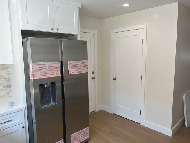 Building Photo - 2134 Wayside St