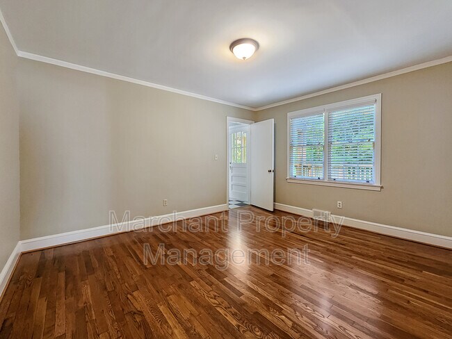Building Photo - 121 Rockwood Dr
