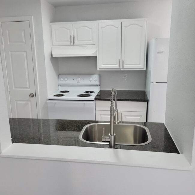 Building Photo - 4525 Weaver Rd