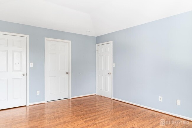 Building Photo - 734 Waterford Dr