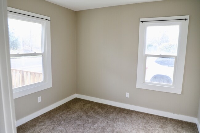 Building Photo - Recently Remodeled 3 bedroom 2 bath Home - Close to State Capitol - On BUS LINE