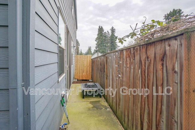 Building Photo - 4325 NE 87th St