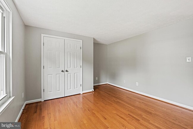 Building Photo - 9409 Mirror Pond Dr