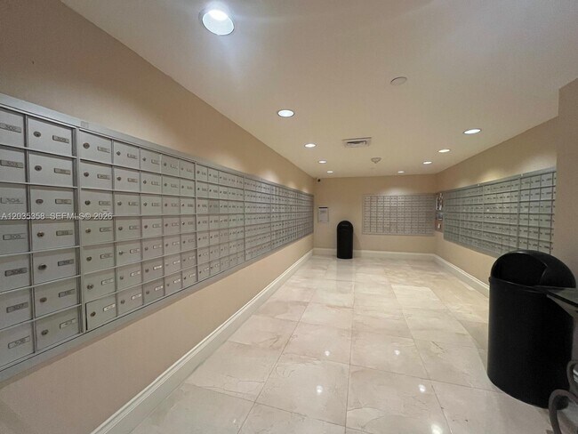 Building Photo - 3530 Mystic Pointe Dr