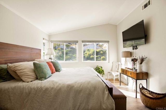 Building Photo - 381 Via Almansa