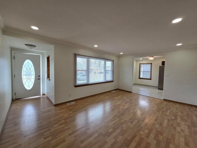 Building Photo - 7230 Beech Ave