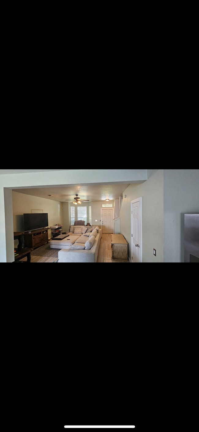 Building Photo - 23827 Pebworth Pl