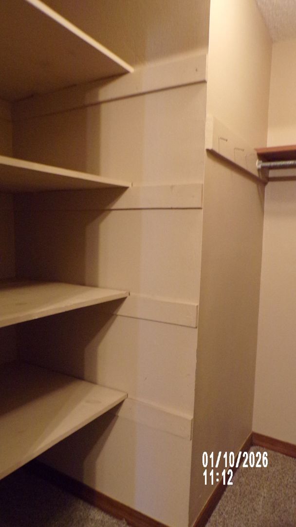 Building Photo - Fantasic Country Club West Home