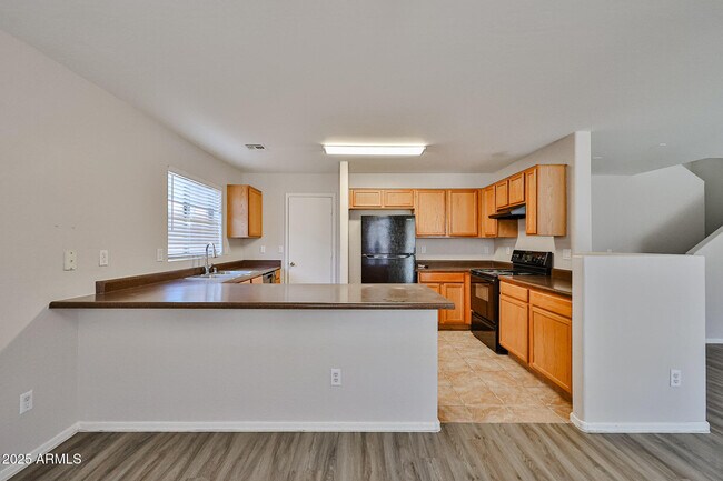 Building Photo - 8605 W Jocelyn Terrace