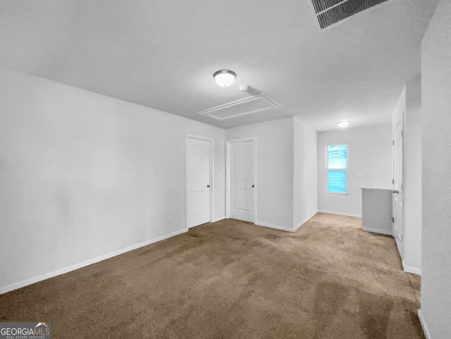 Building Photo - 202 Daisy Cir